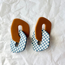 Load image into Gallery viewer, Checkered Linx