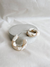 Load image into Gallery viewer, Trace Hoop Earring