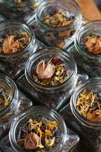 Load image into Gallery viewer, Calendula Moon Bath Soak